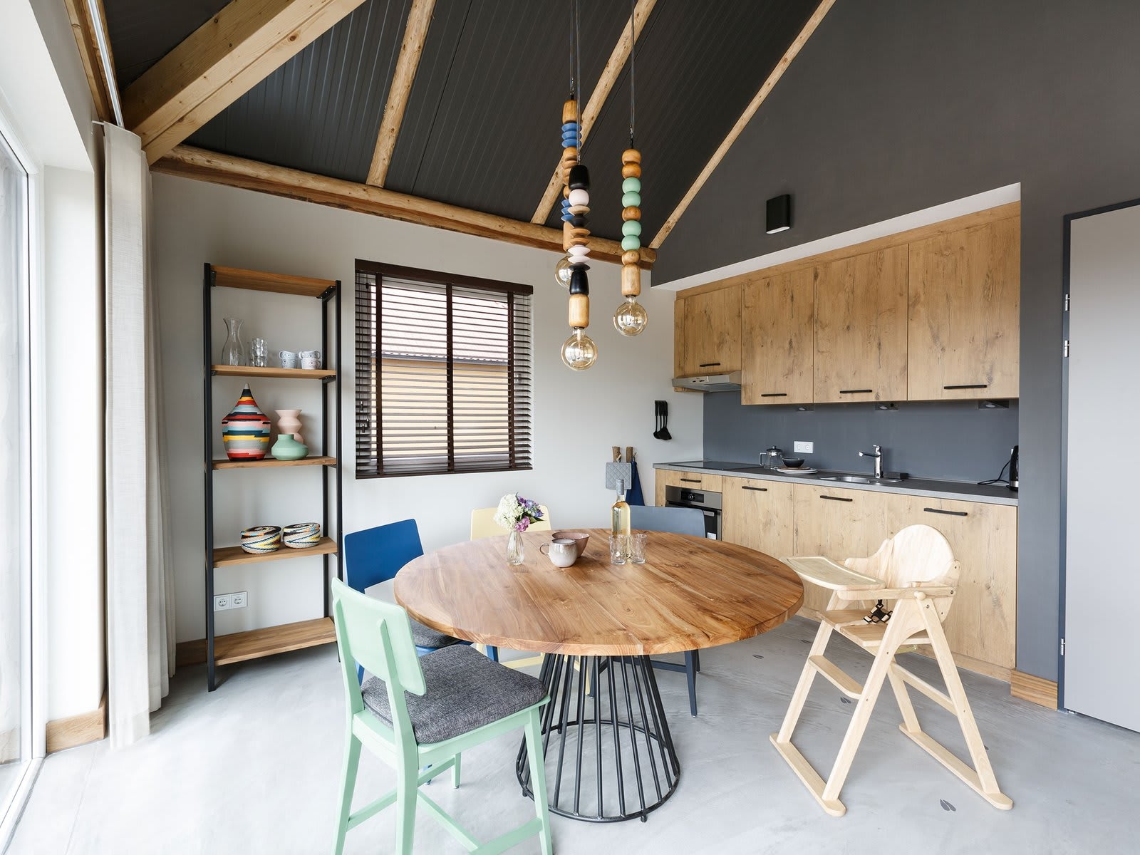 keuken-eettafel-kidslodge-safari-resort-beekse