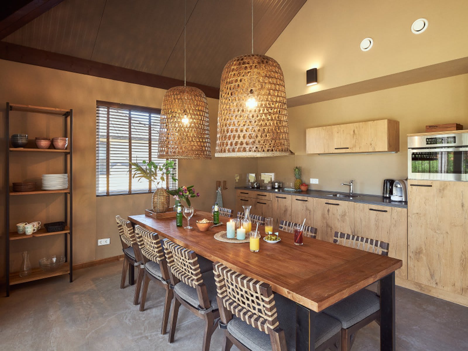 keuken-eettafel-lodge-safari-resort-beekse-ber