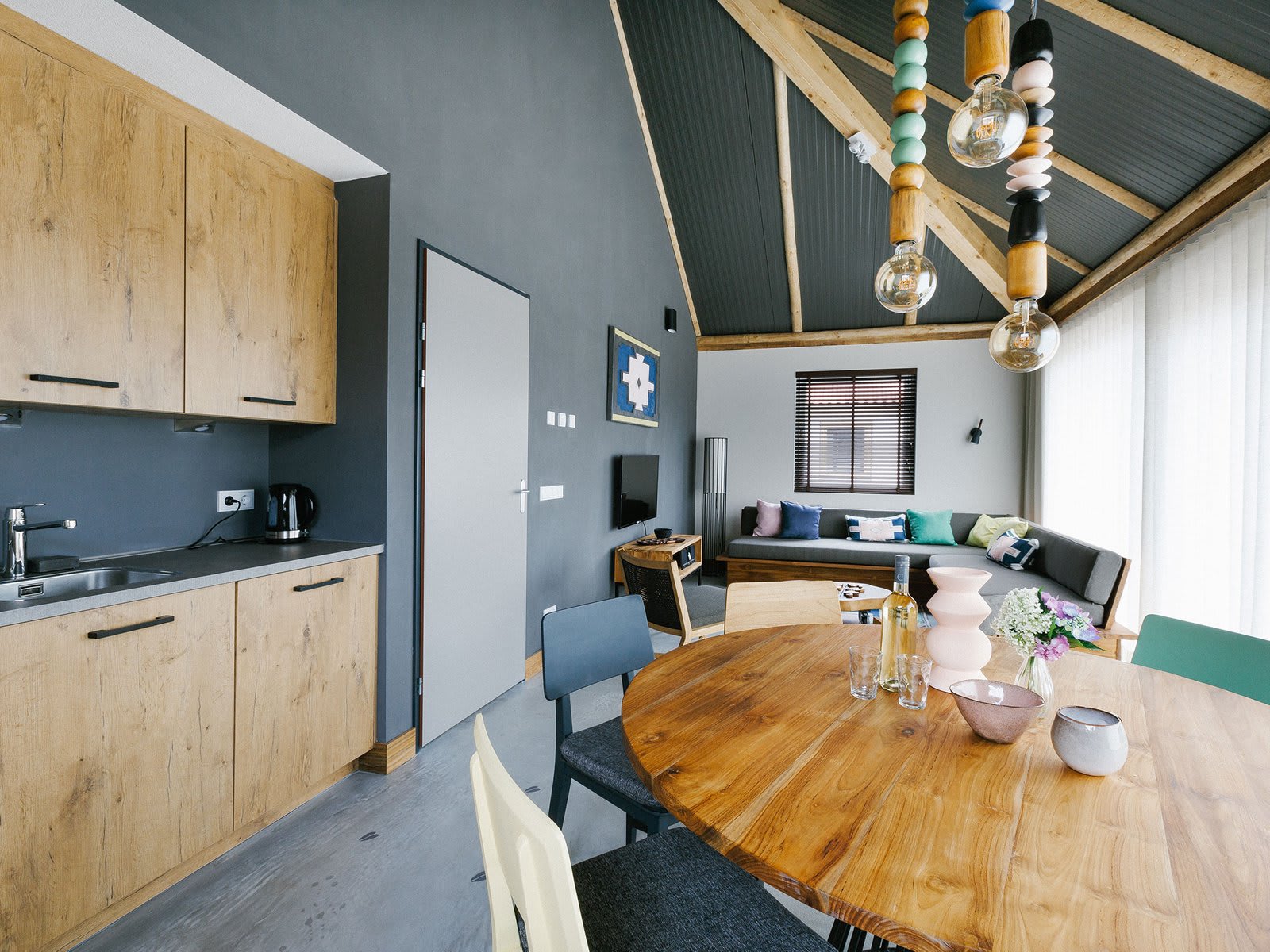 keuken-eettafel-kidslodge-safari-resort-beekse