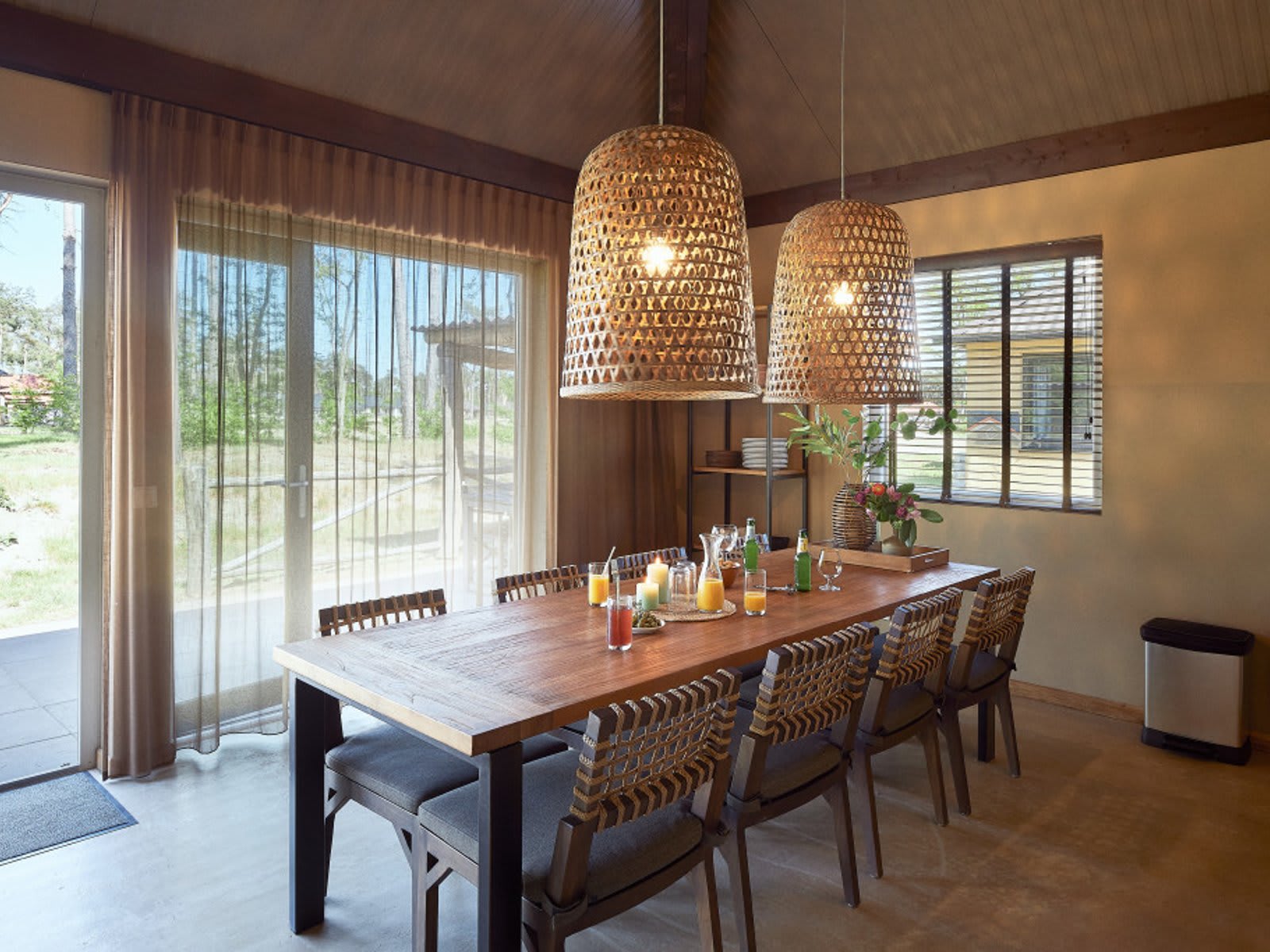 keuken-eettafel-lodge-safari-resort-beekse-ber