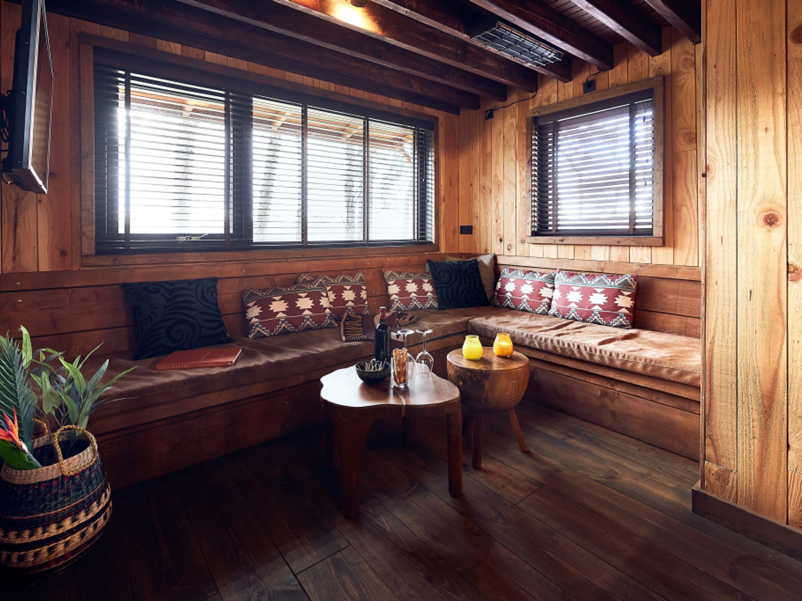 leefruimte-zithoek-boomhut-safari-resort-beeks