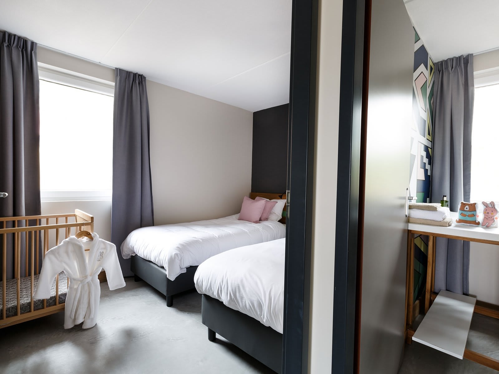 slaapkamer-eenpersoonsbed-kidslodge-safari-res