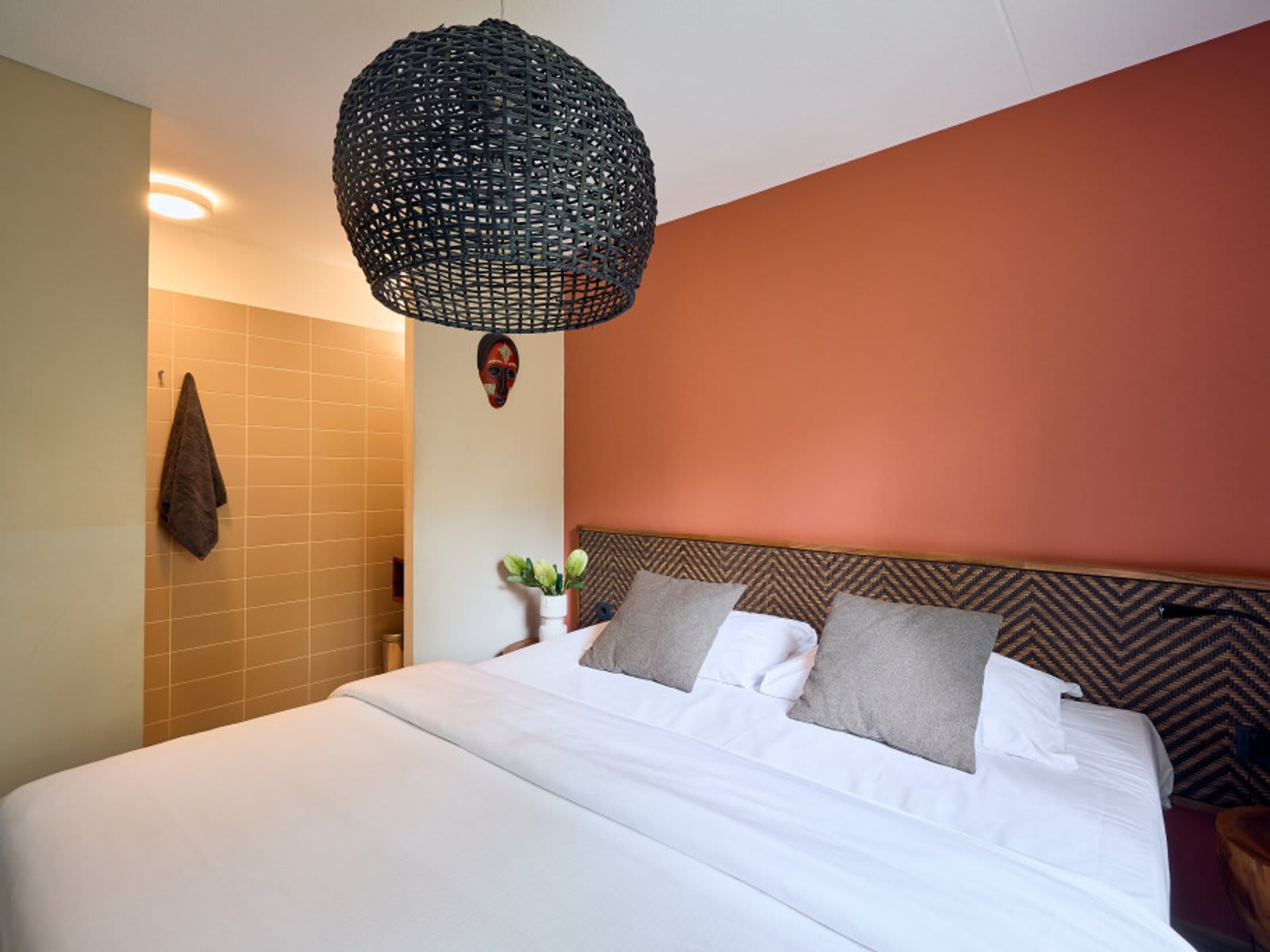 slaapkamer-tweepersoonsbed-lodge-safari-resort