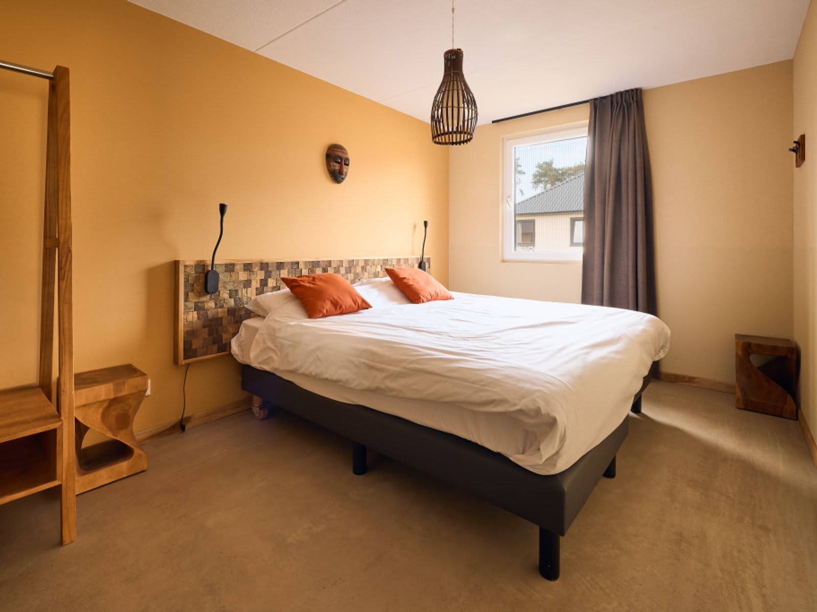 slaapkamer-tweepersoonsbed-lodge-safari-resort