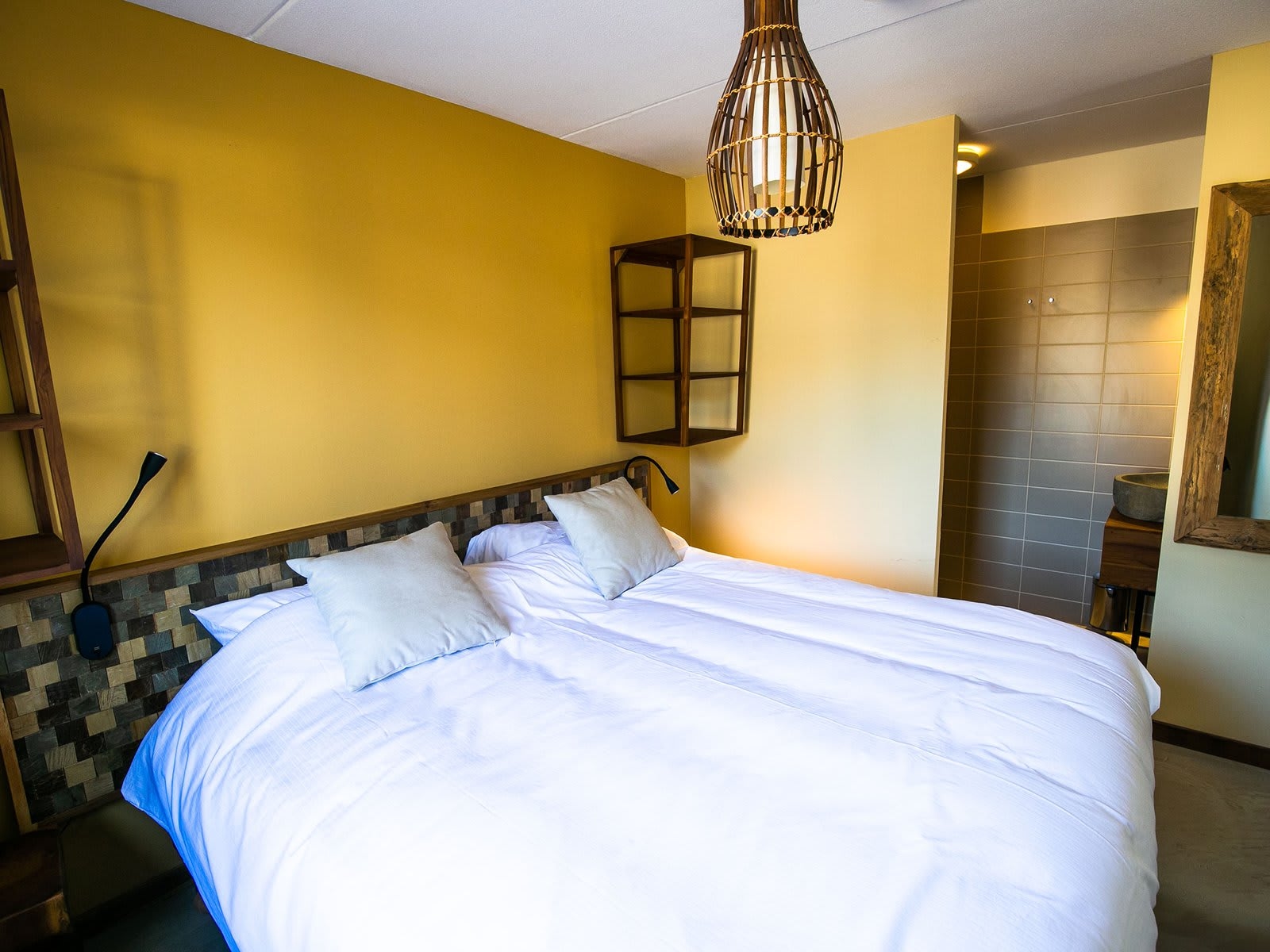 slaapkamer-tweepersoonsbed-lodge-safari-resort