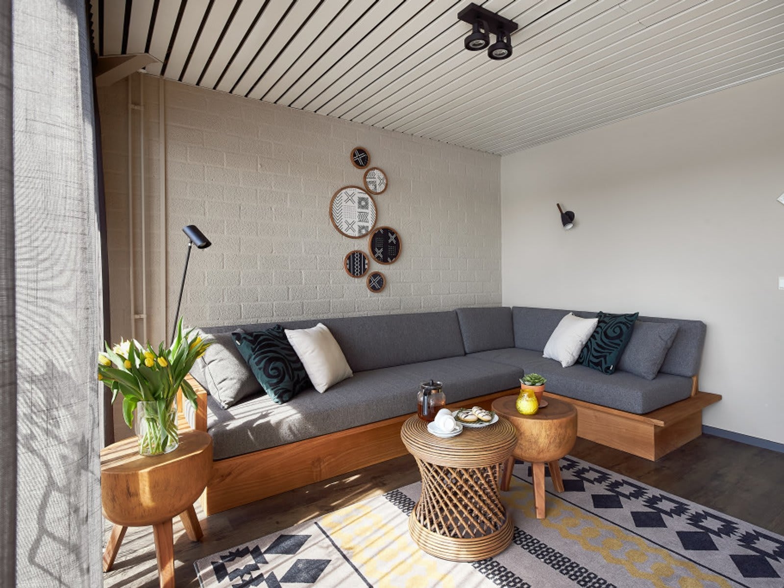 leefruimte-zithoek-jungalow-restyled-lake-reso