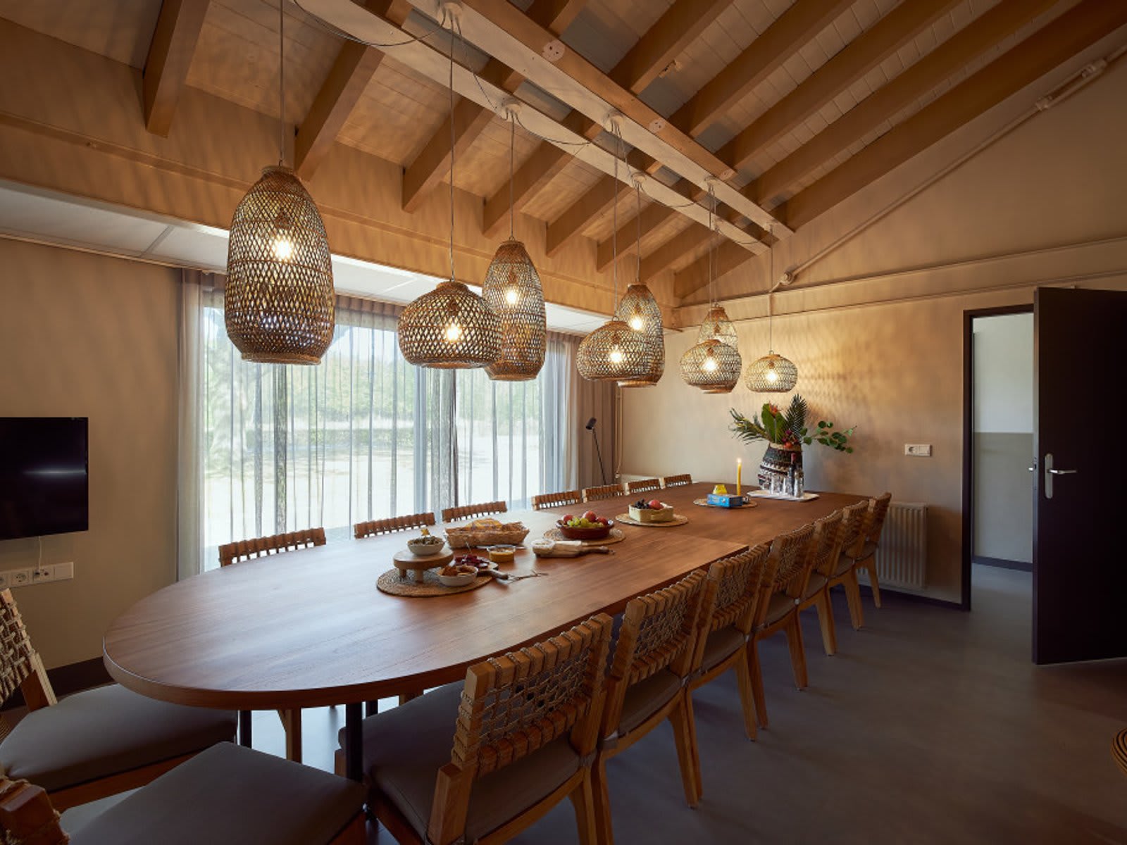 keuken-eettafel-groepsjungalow-restyled-lake-r