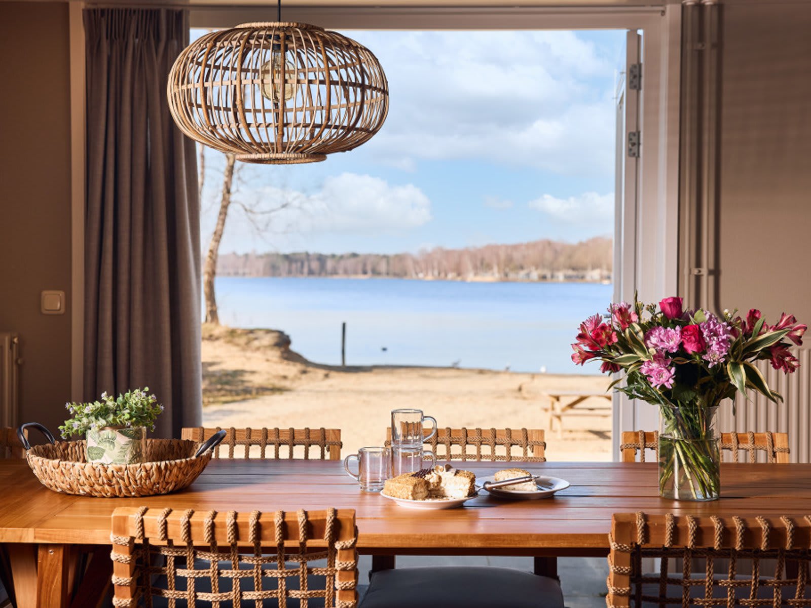 keuken-uitzicht-groespjungalow-victoria-beach-