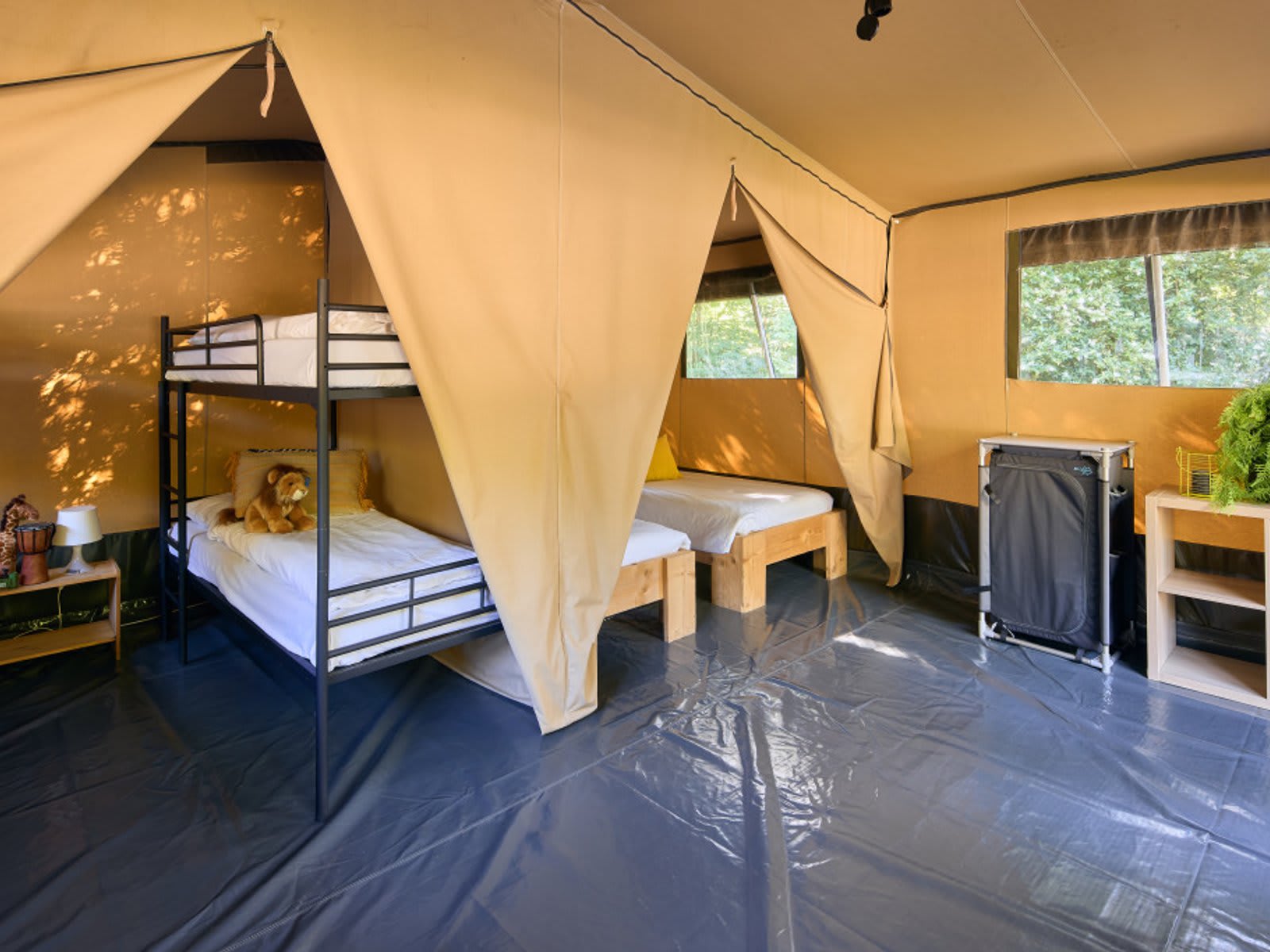 leefruimte-bungalowtent-springbok-lake-resort-
