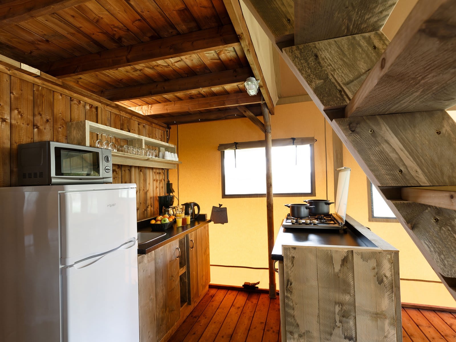 keuken-safaritent-lake-resort-beekse-bergen