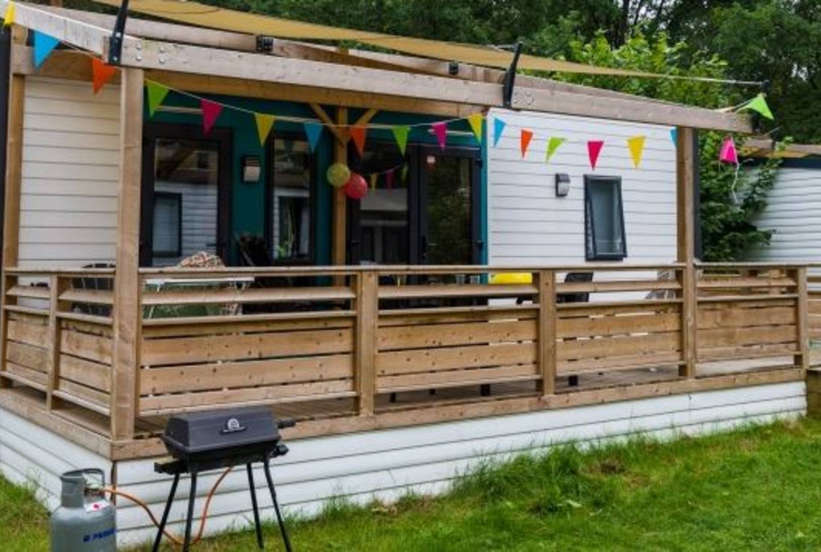 terras-chalet-4p-lake-resort-beekse-bergen-3