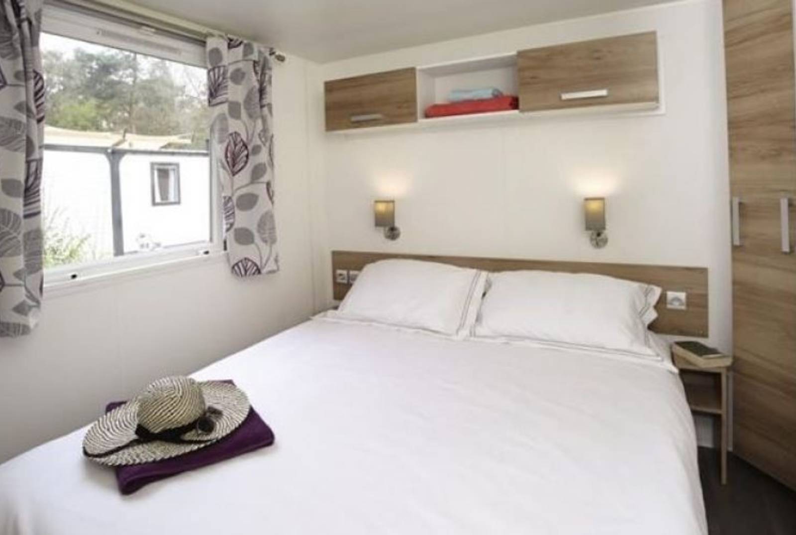 slaapkamer-tweepersoonsbed-chalet-6p-lake-reso
