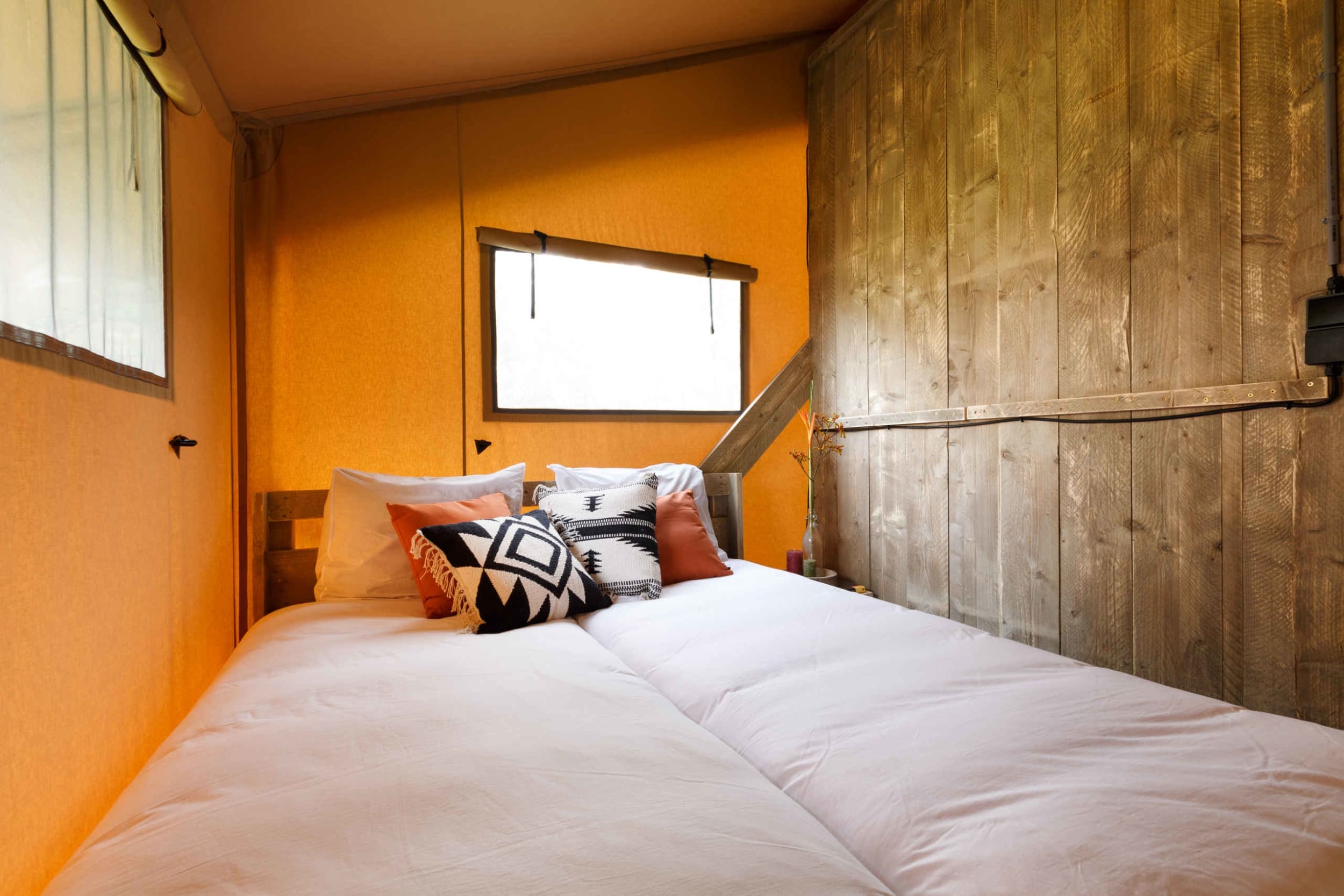slaapkamer-tweepersoonsbed-safaritent-stanley-
