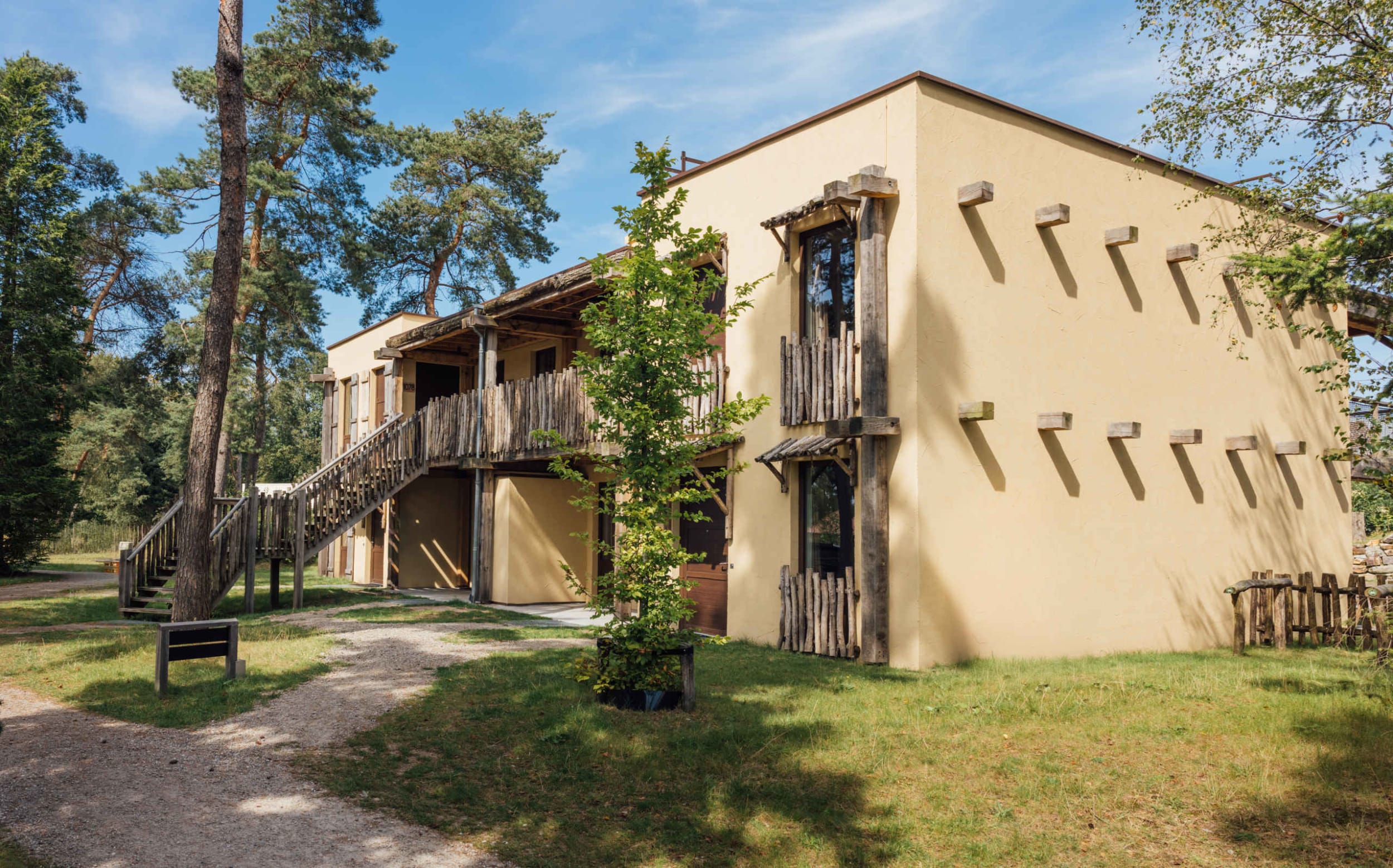 safari-hotel-ingang-savanne-room-beekse-bergen