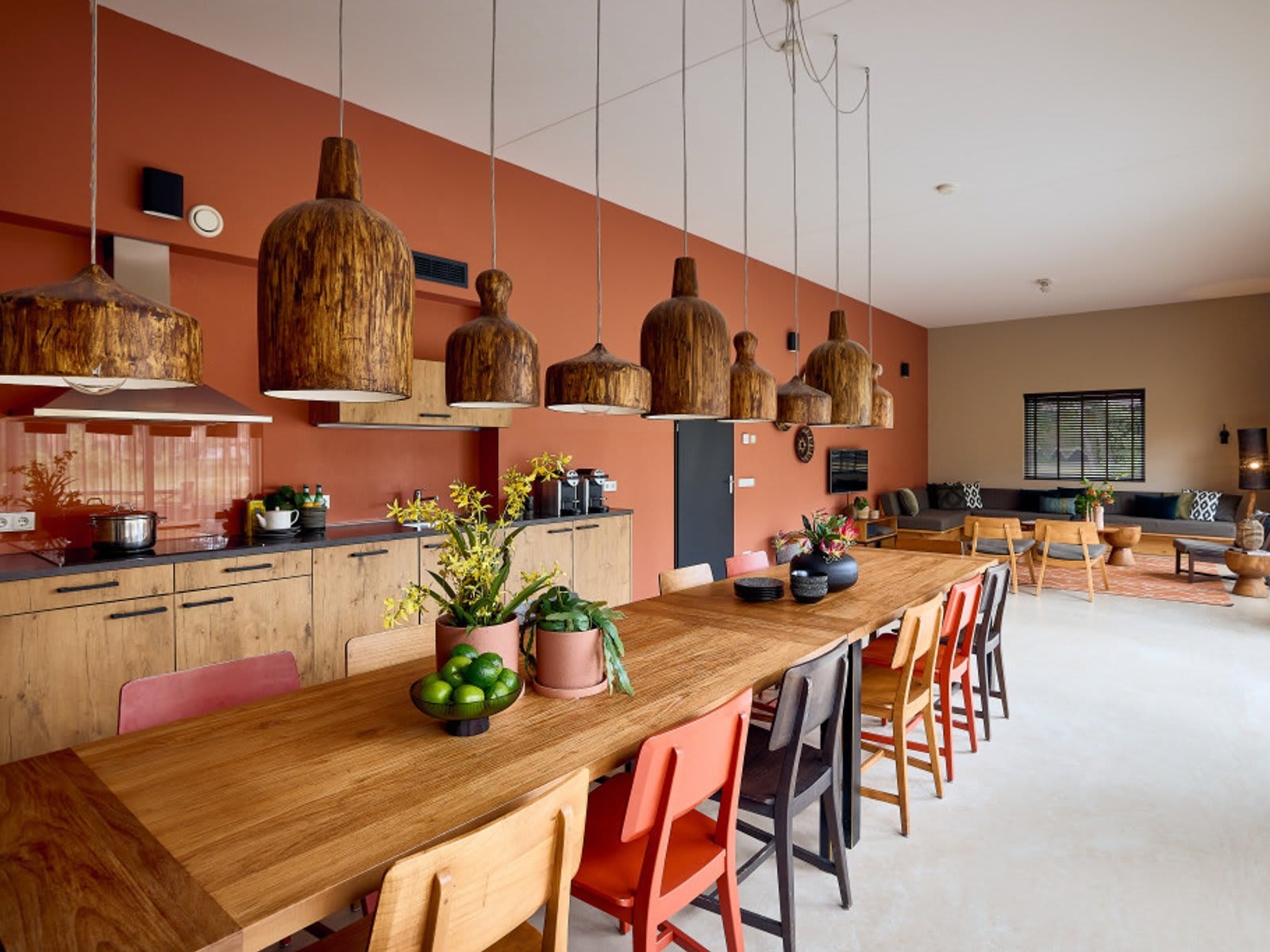 keuken-eettafel-groepslodge-safari-resort-beek