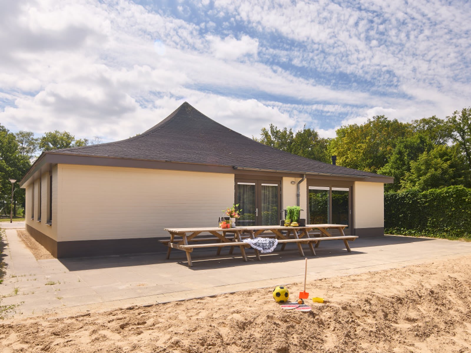 accommodatie-groepsjungalow-victoria-beach-lak