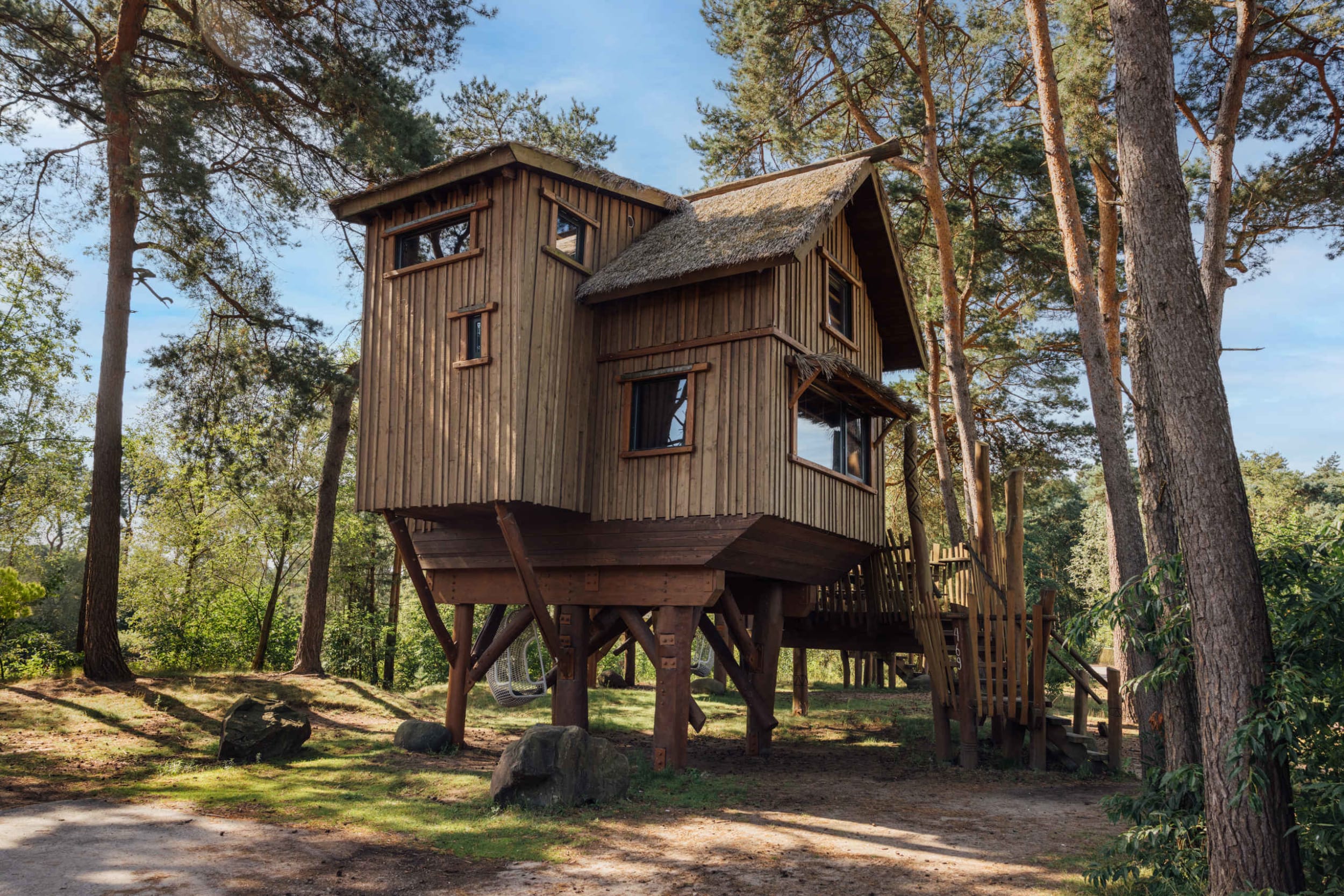 boomhut-vooraanzicht-safari-resort-beekse-berg